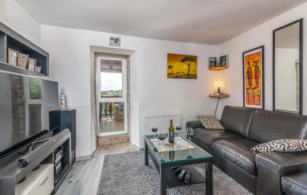 Appartamento Stone House Knez Vrbnik Esterno foto