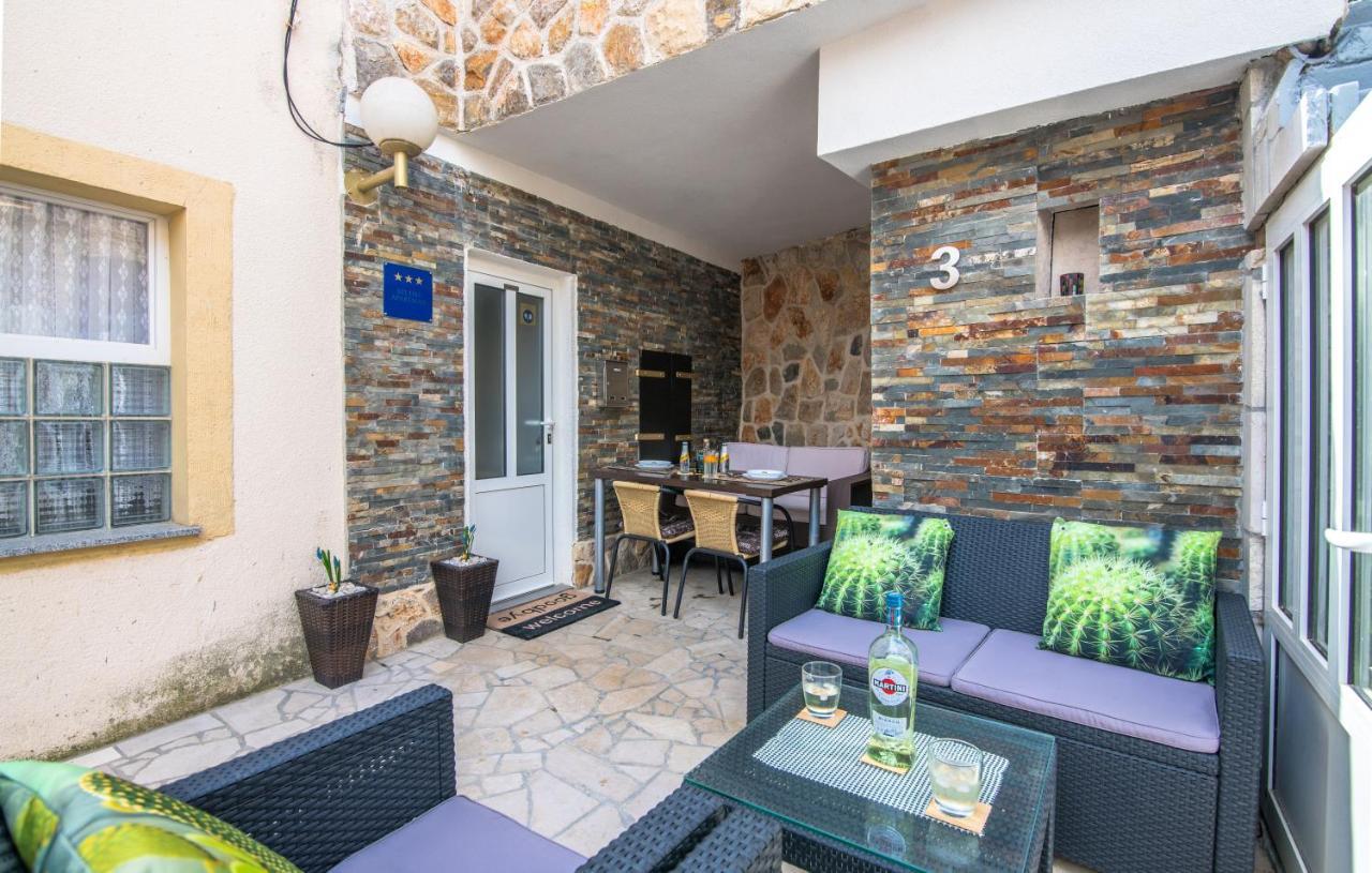 Appartamento Stone House Knez Vrbnik Esterno foto
