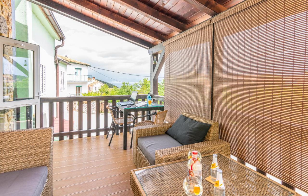 Appartamento Stone House Knez Vrbnik Esterno foto