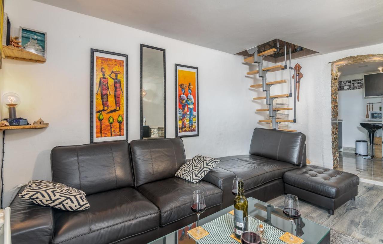 Appartamento Stone House Knez Vrbnik Esterno foto
