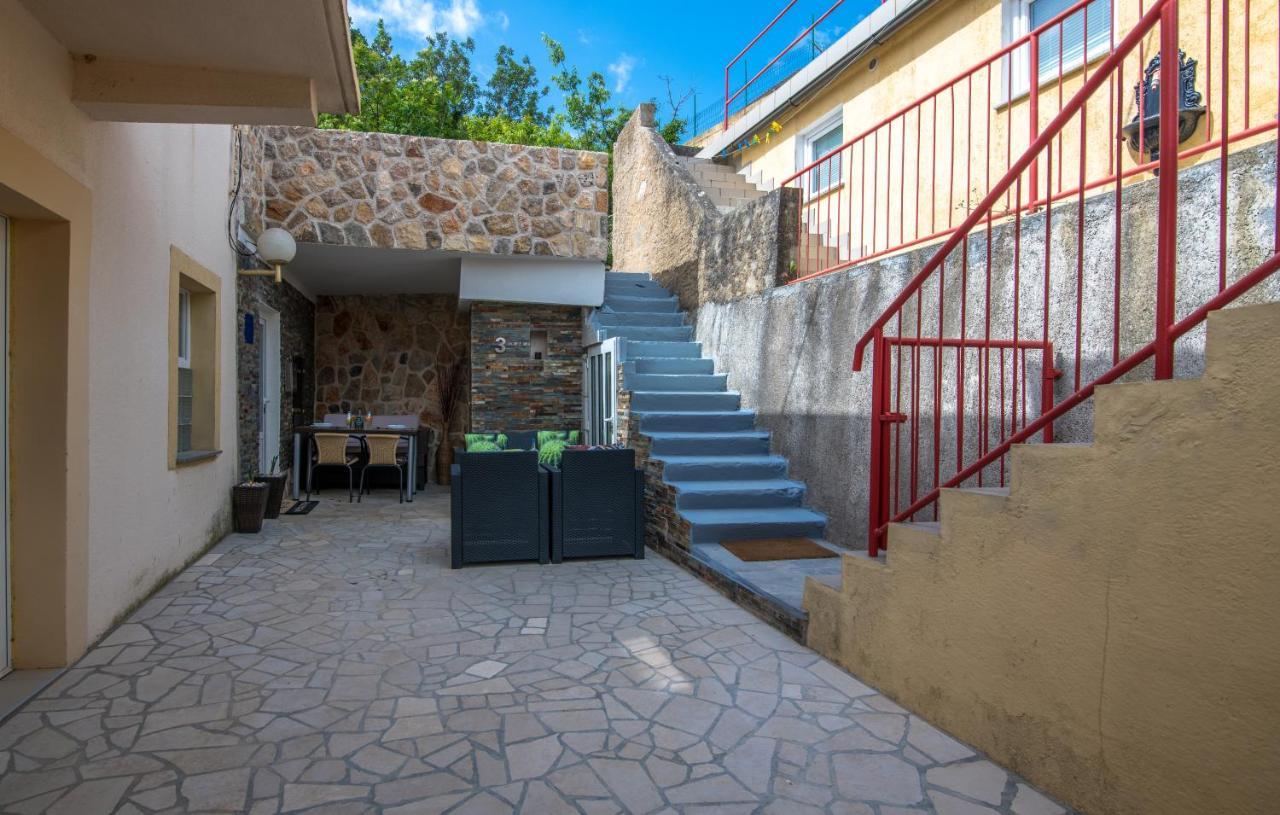 Appartamento Stone House Knez Vrbnik Esterno foto